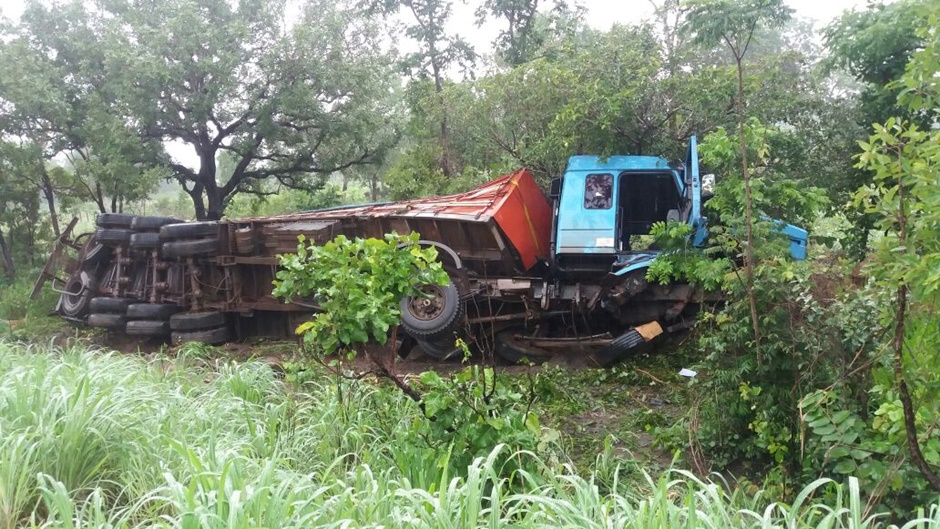 Motorista Morre Ap S Sofrer Mal S Bito Dentro Do Caminh O Na Br Em