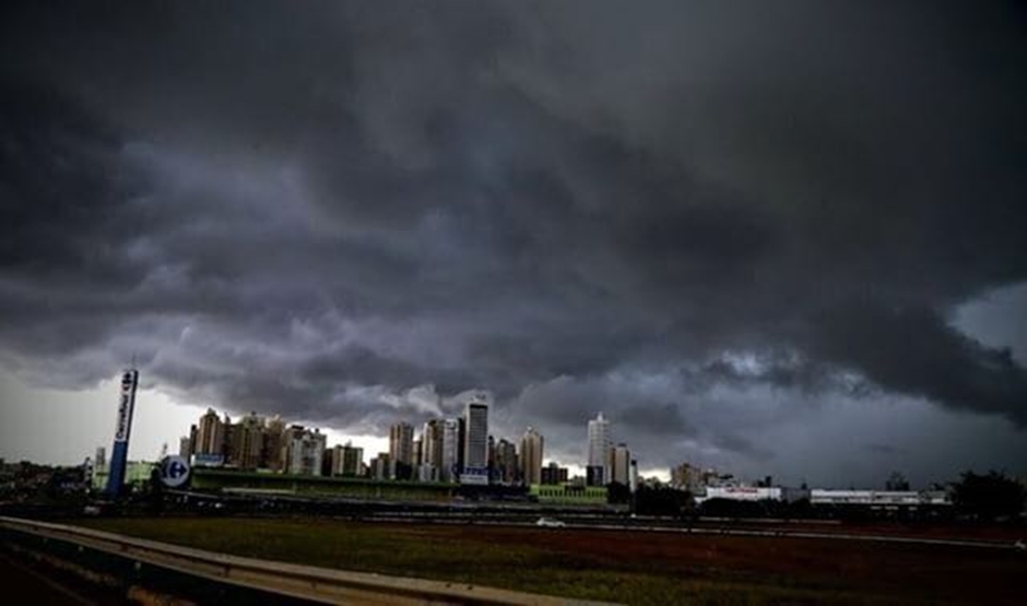 Em dois dias choveu quase a metade do volume esperado para todo o mês