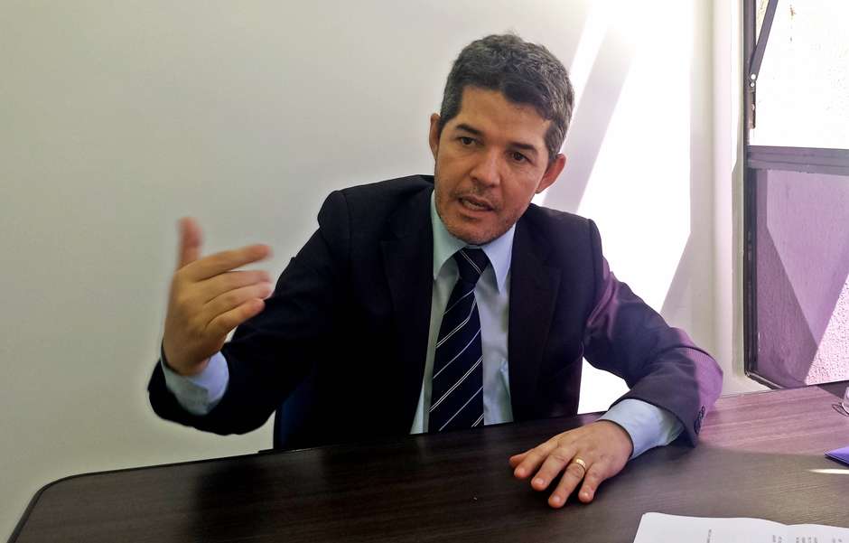 “Paixão sempre foi o Executivo”, diz Delegado Waldir, que pode disputar Aparecida