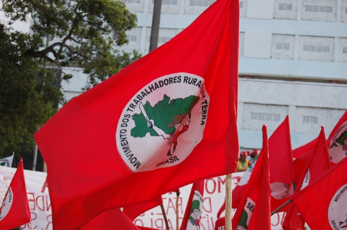 Bandeira do Movimento Sem Terra