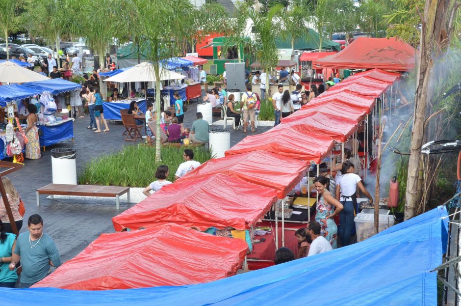 As feiras livres e especiais terão de fazer revezamento dos feirantes, pois os locais só poderão funcionar com 50% do total das bancas. (Foto: Alex Malheiros)