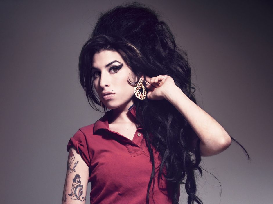 Amy Winehouse, se estivesse viva, teria largado a música e o vício, diz seu melhor amigo