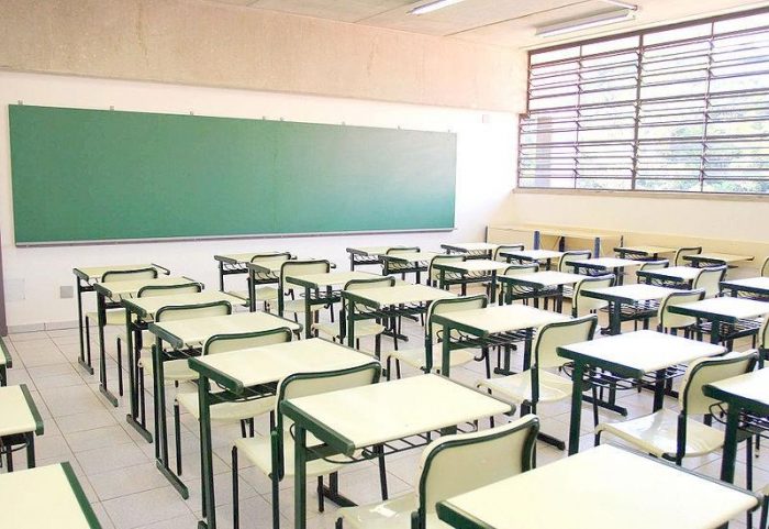 Projeto obriga escolas a divulgarem planilhas de custo