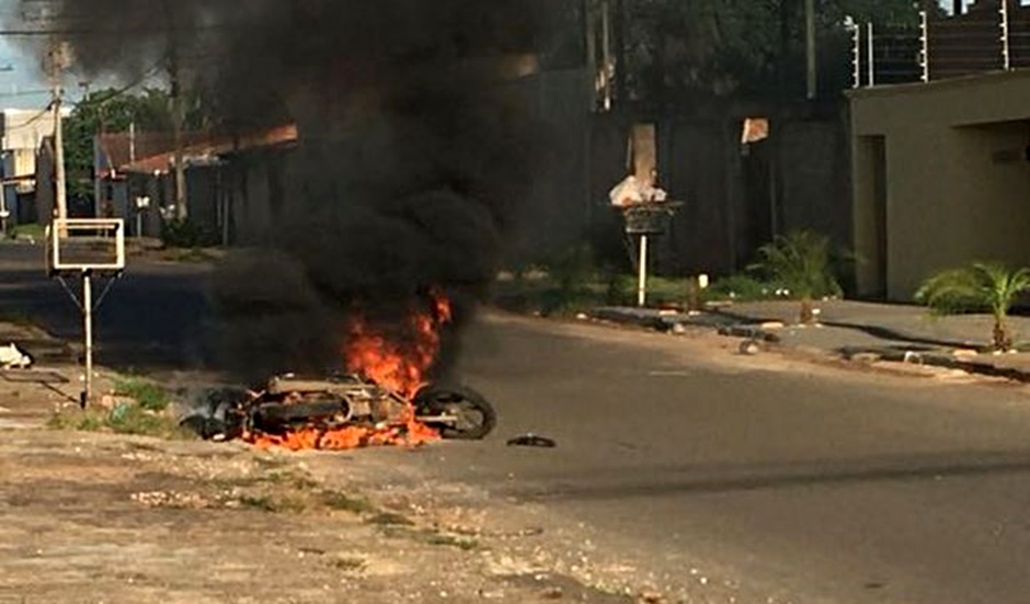 Homem Suspeito De Roubo Linchado Por Populares Em Goi Nia