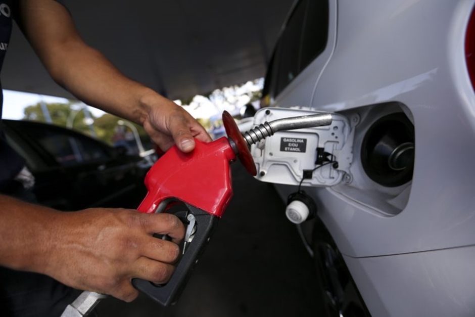 Lira alfineta diretor da Petrobras: "Brasil não pode tolerar gasolina a R$ 7"
