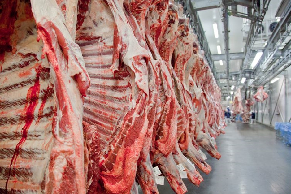 Arroba do boi cai no fim de dezembro e alivia preço da carne para o consumidor