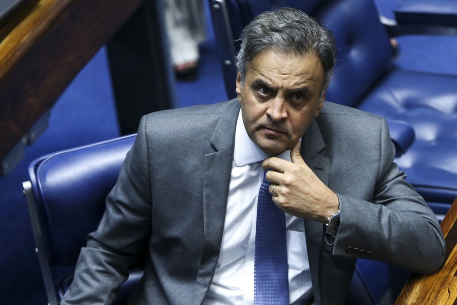 MG: Aécio lidera ao Senado, mas só deve definir o cargo que disputa na quinta