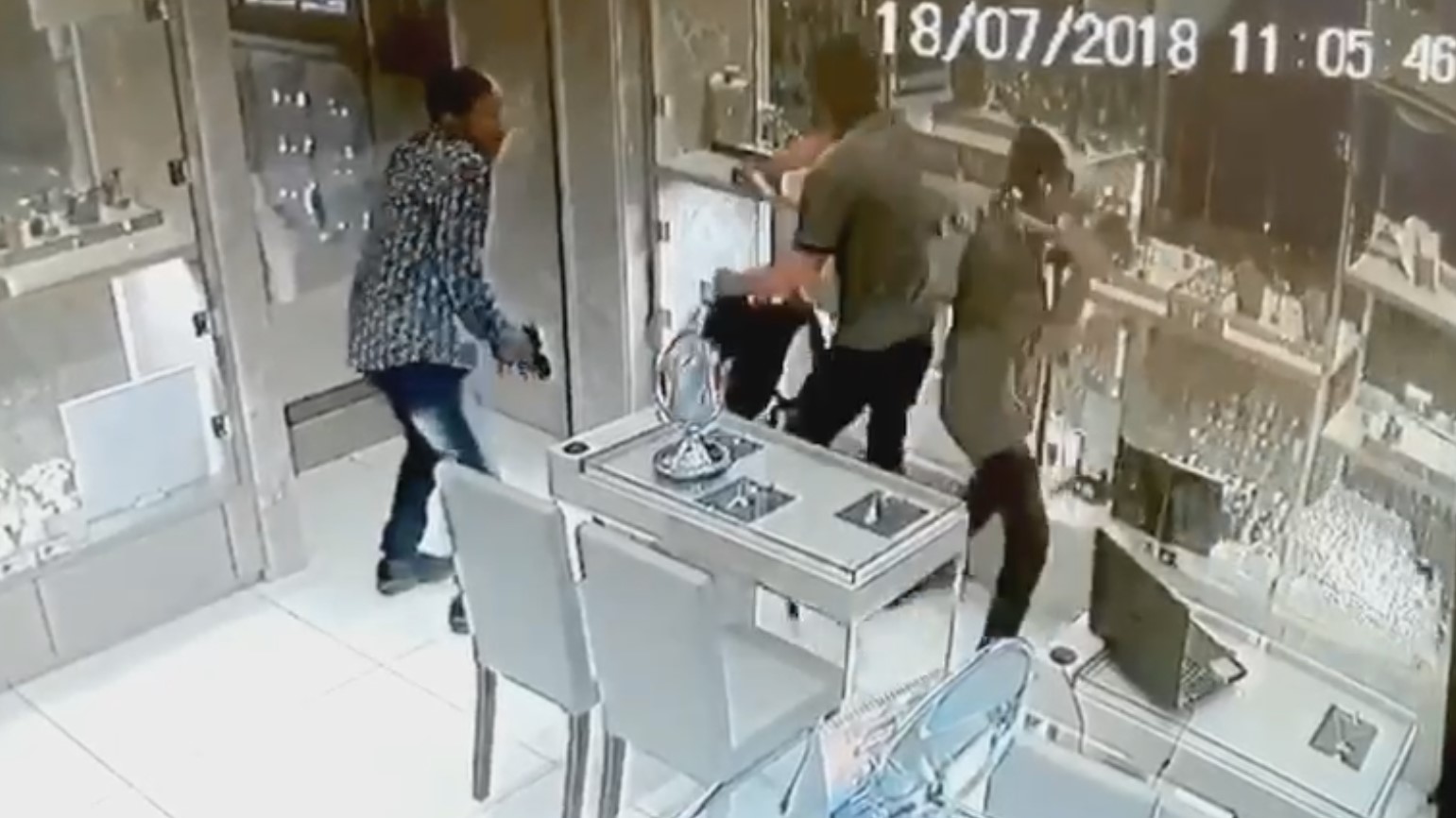 Desbaratada Quadrilha Que Assaltou Joalheria No Goi Nia Shopping Em Julho