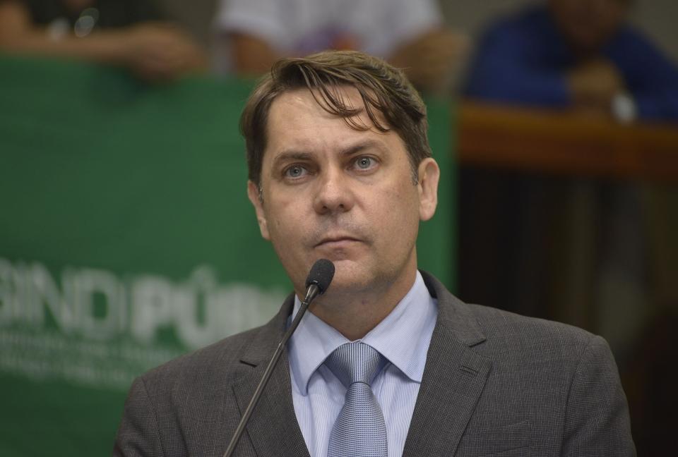 Bruno Peixoto pode deixar MDB se partido se alinhar à oposição