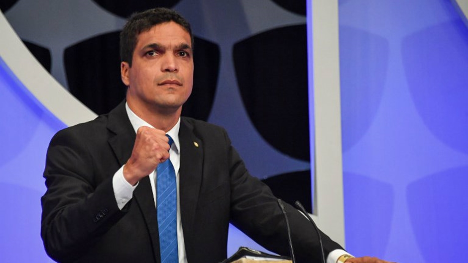 "Espetáculo da maçonaria", diz Daciolo sobre facada em Bolsonaro