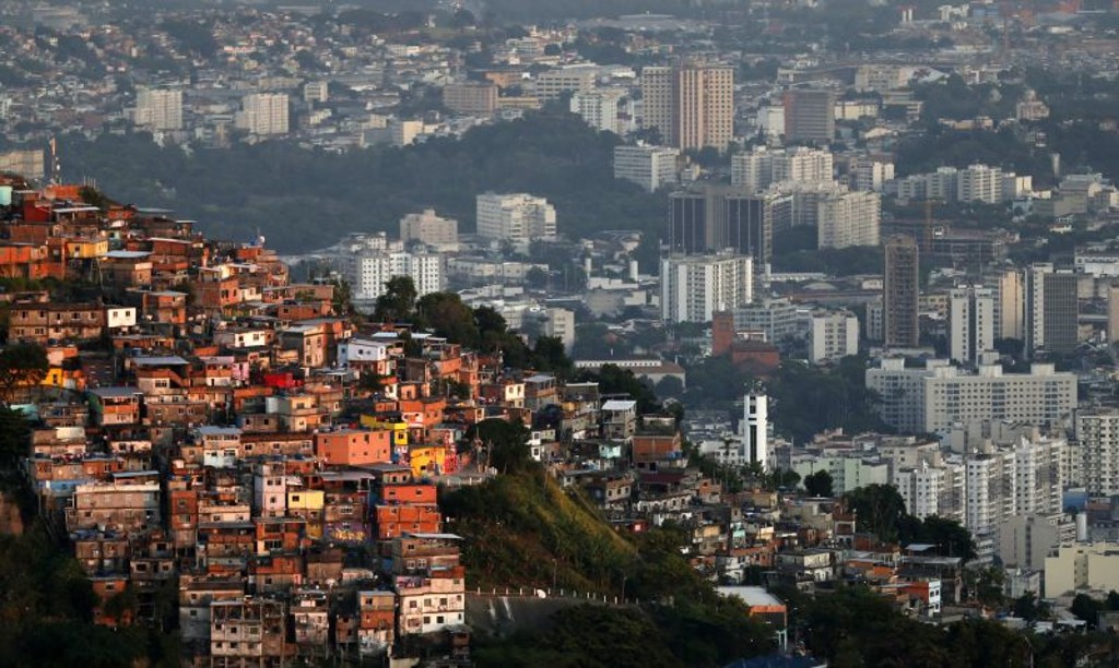 Moradores de favelas relatam desabastecimento e medo de covid-19