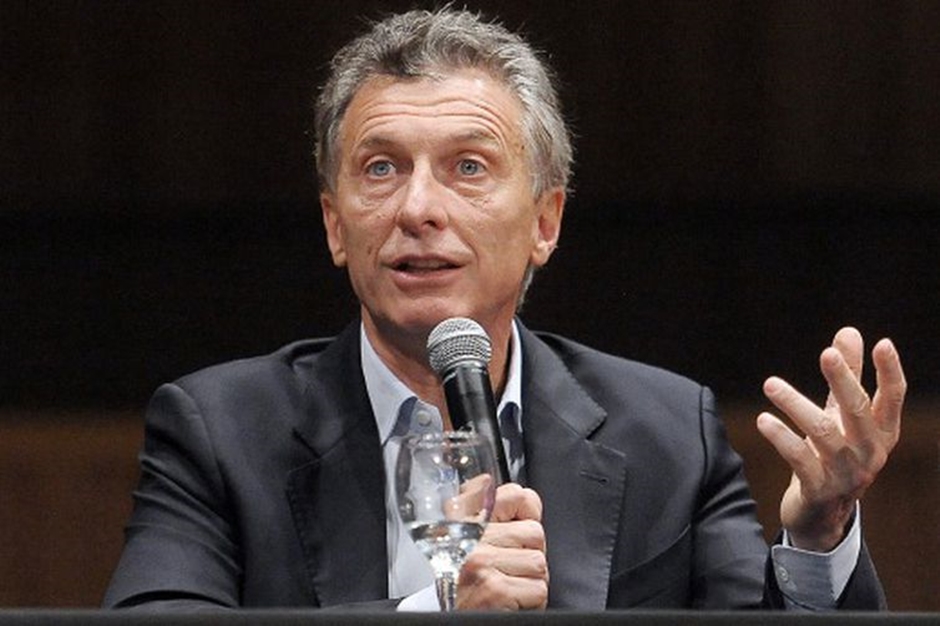 Ex-presidente argentino acusado de espionagem vai a depoimento mas não responde perguntas