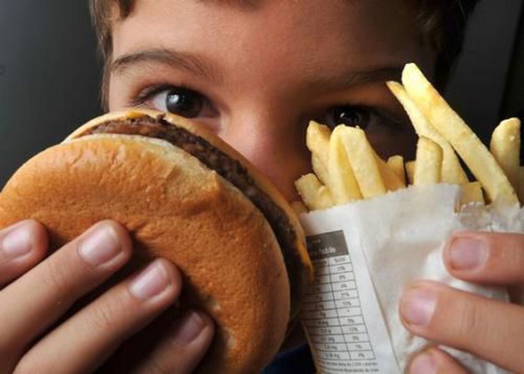 Obesidade infantil aumenta o risco de demência, diz estudo