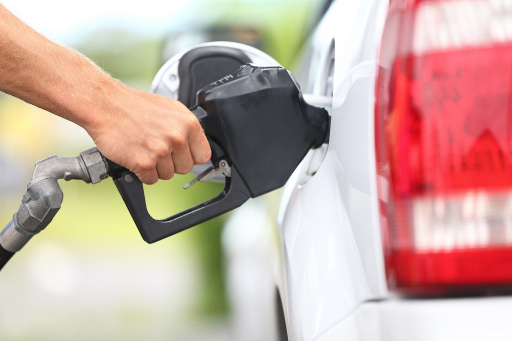 Gasolina sobe 5% a partir desta terça-feira (29) - PETROBRÁS