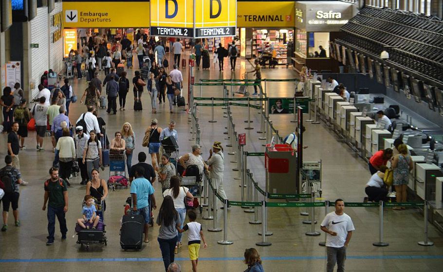Anvisa suspende até sábado exigência de declaração de saúde para viajantes