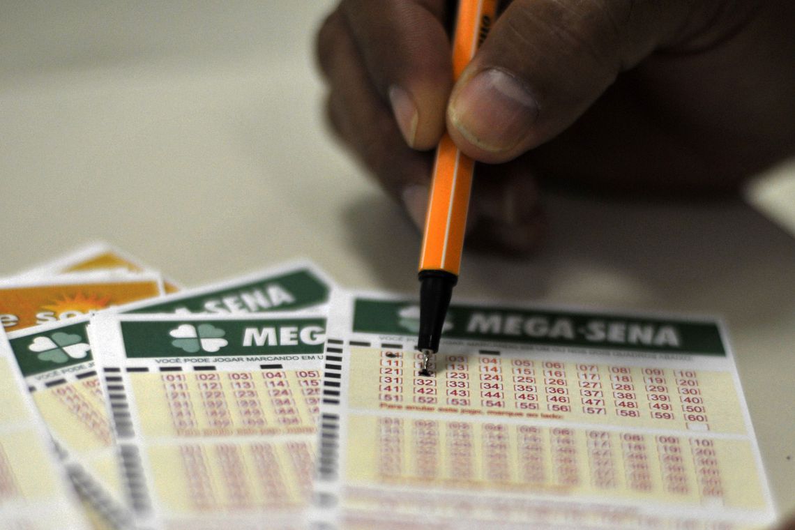 Mega-Sena acumula e vai a R$ 37 milhões no próximo sorteio; veja números