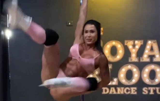 Gracyanne Barbosa no pole dance