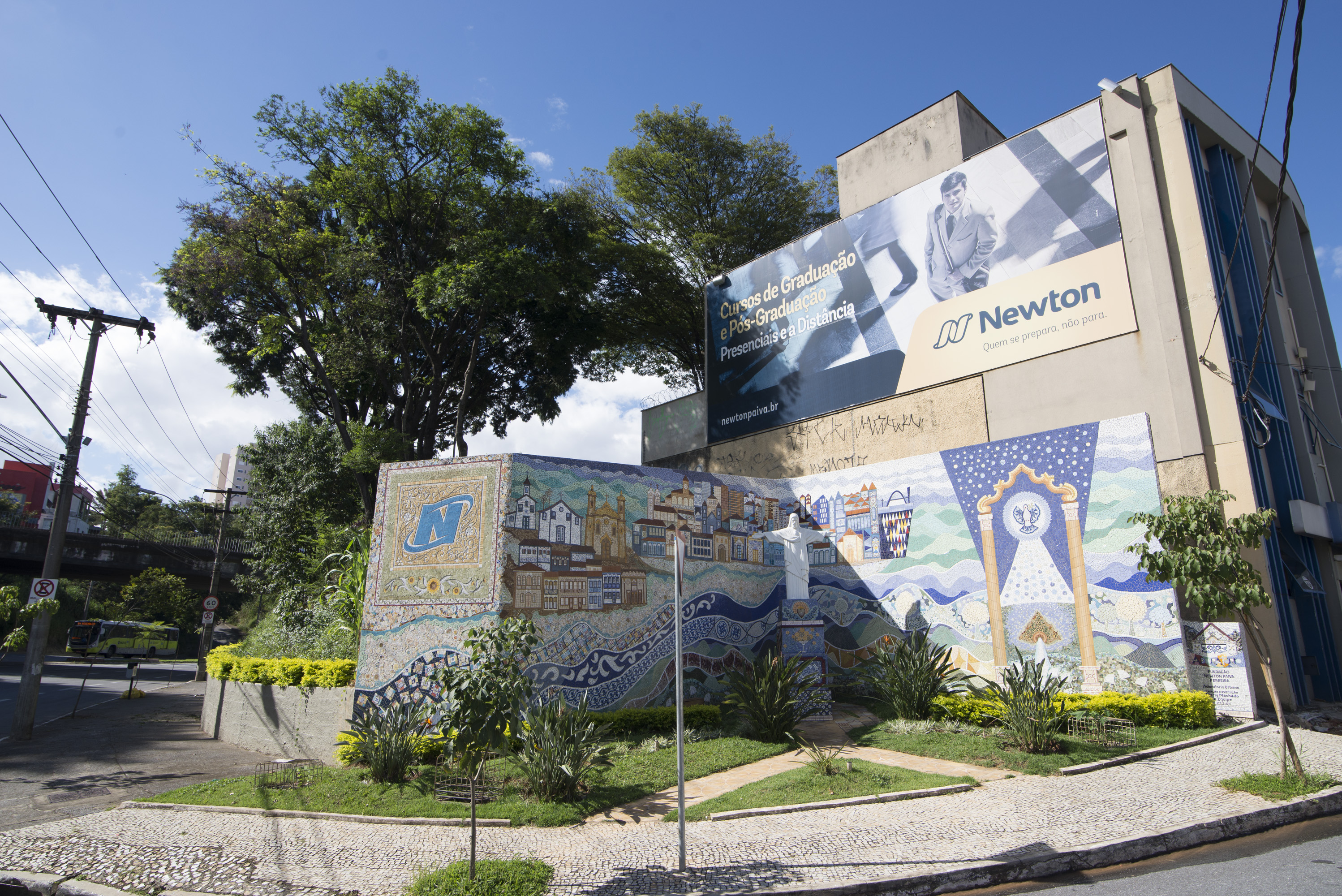 O caso, que repercute nas redes sociais, ocorreu no prédio do curso de Direito da faculdade Newton Paiva, em Belo Horizonte.