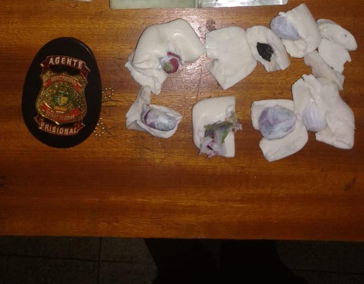 Drogas estavam dentro de sabonetes levados por mãe de detento (Foto: Divulgação / DGAP)