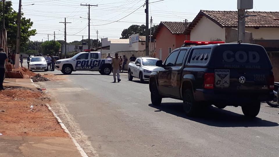 Homens morreram após entrarem em confronto com a PM, em Corumbaíba. A dupla é suspeita de roubar um comércio local. (Foto: Reprodução)