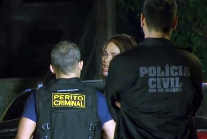 Deputada Federal Flordelis participa de reconstituição de morte do marido no Rio (Foto: Reprodução/O Dia)