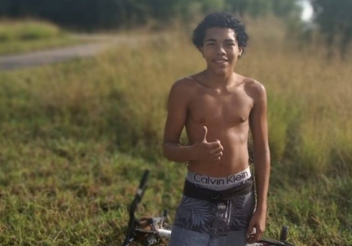 O adolescente Nathan Leandro morreu após a explosão de uma granada -(Foto: Arquivo pessoal)