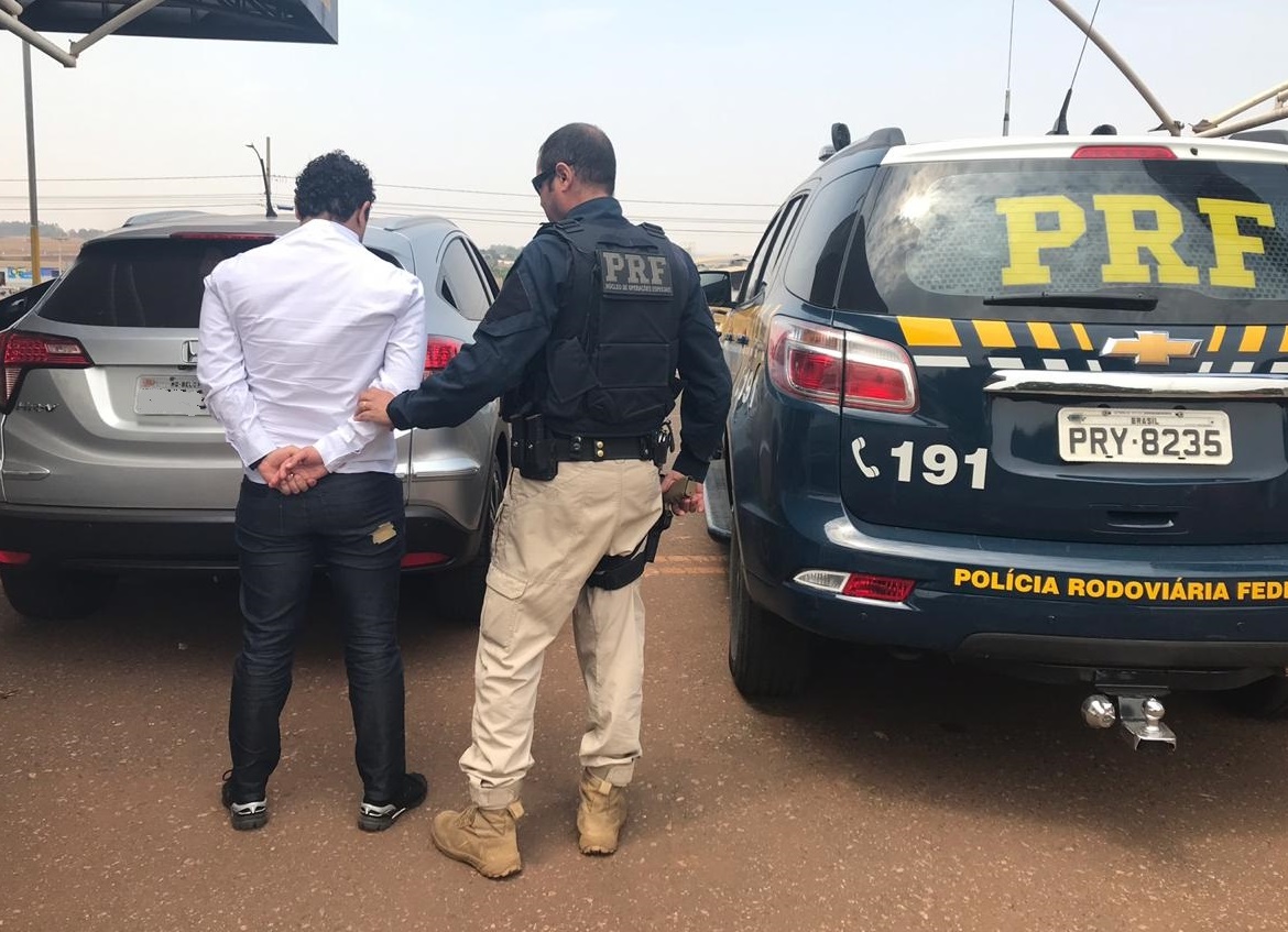 Gerente comercial é preso com veículo roubado em Rio Verde