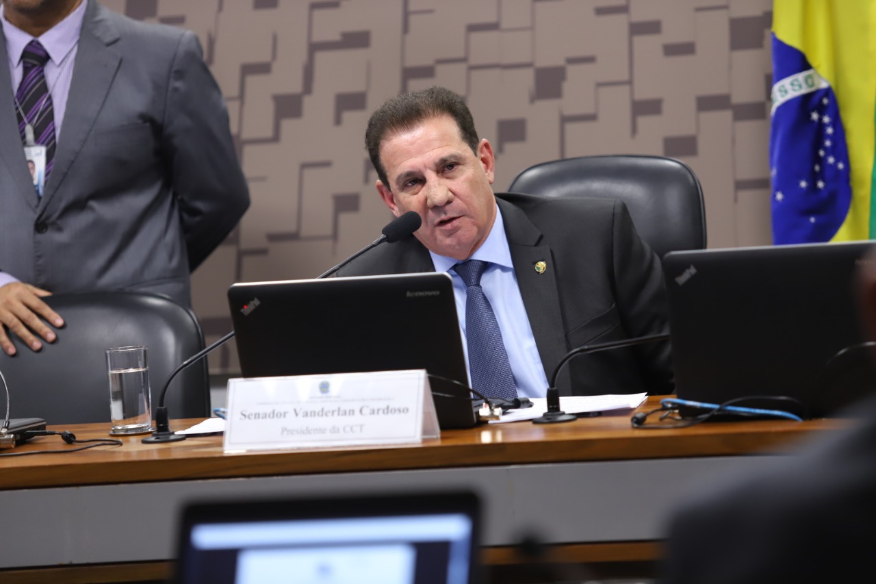 Vanderlan se opõe a Caiado e apoia medidas econômicas de Bolsonaro