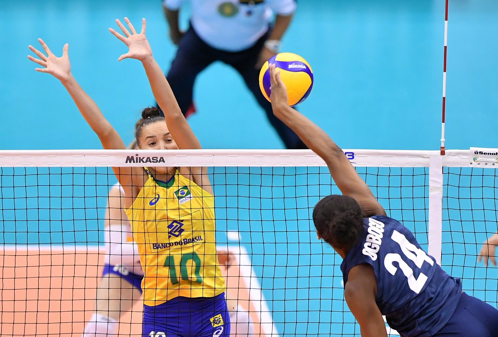 Brasil perde para Estados Unidos na Copa do Mundo de Vôlei Feminino