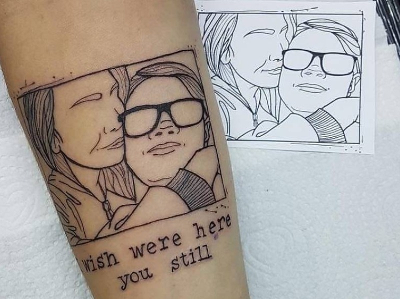 É a segunda tatuagem feita por ela em homenagem ao ex-namorado desde que ele os pais foram mortos pelo pai dela, que não aceitava o namoro (Foto: reprodução/Redes sociais)