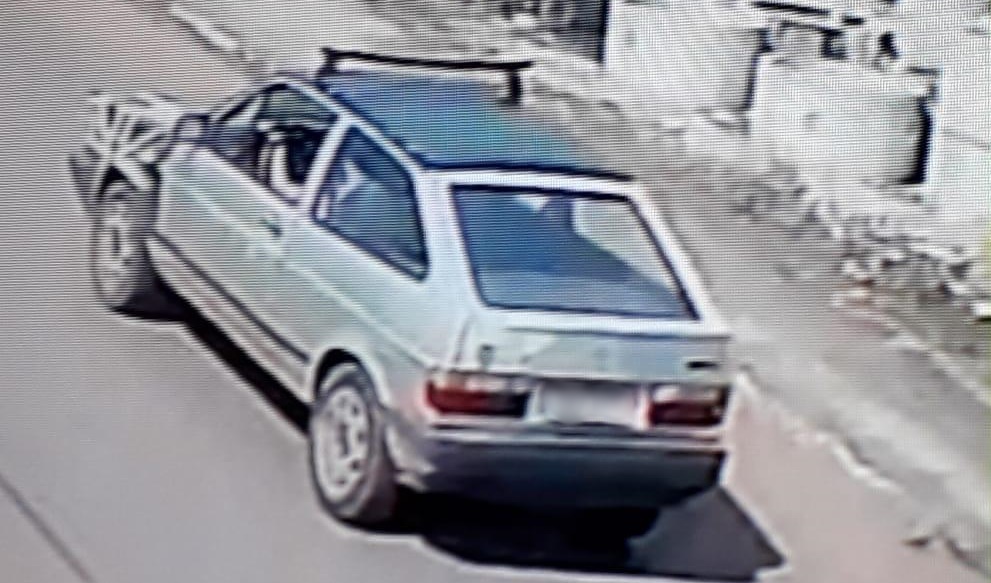 Veículo do suspeito foi gravado por câmeras de monitoramento