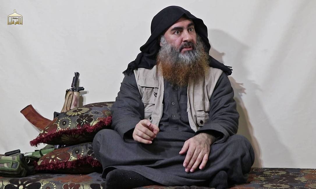 Líder do grupo extremista Estado Islâmico (EI), Abu Bakr al-Baghdadi, morreu durante um ataque militar dos Estados Unidos na Síria. (Foto: AFP )