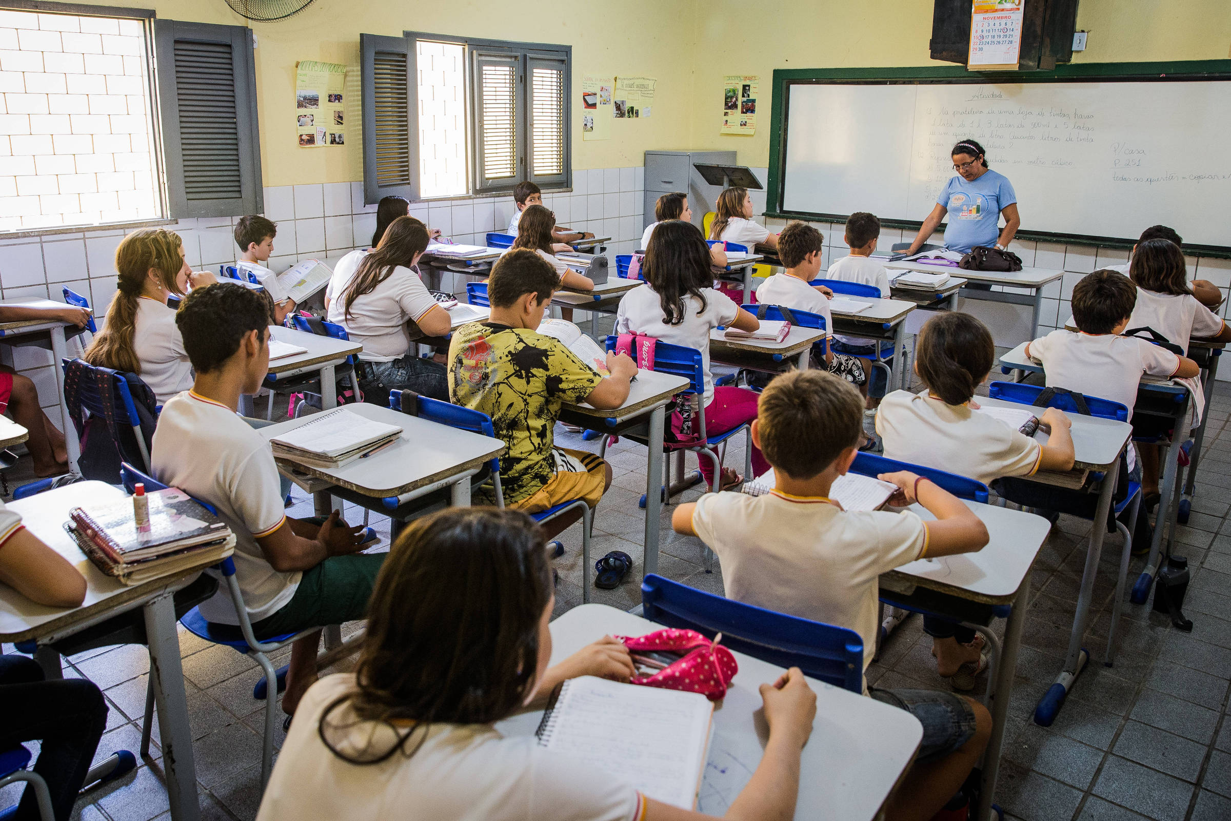 Escolas privadas podem voltar aulas presenciais com rodízio de alunos em agosto, desde que a Secretaria de Saúde autorize a retomada. (Foto: Reprodução/Folha Press)