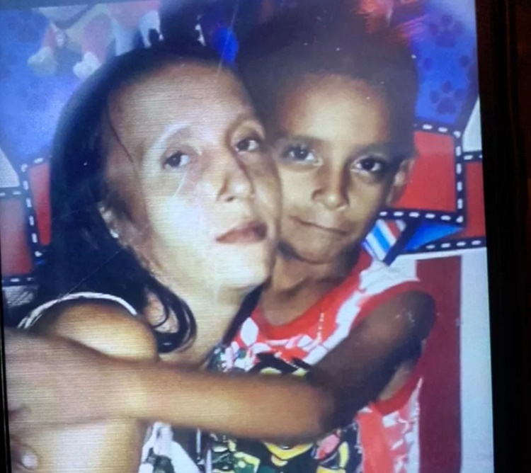 Mãe e filho foram encontrados mortos dentro de loteamento em Porto Velho. (Foto: Reprodução/Arquivo pessoal)