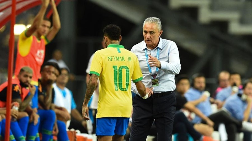 Neymar será submetido a exames em Paris após deixar amistoso com dores na coxa