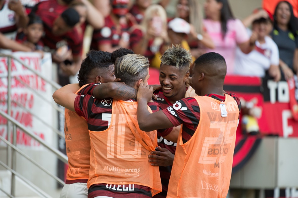Flamengo goleia Corinthians e mantém distância para Palmeiras (Foto: Divulgação)
