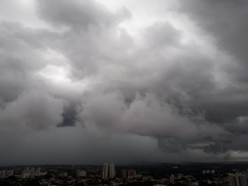 Defesa Civil emite alerta de tempestades para esta semana em Goiânia