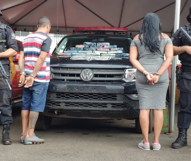Casal é preso com carga de cocaína avaliada em R$ 800 mil, em Mineiros