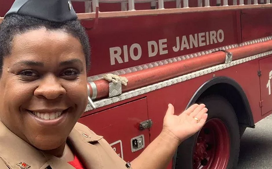Cacau Protásio sofre ataques racistas de bombeiros no RJ: aquela gorda e preta