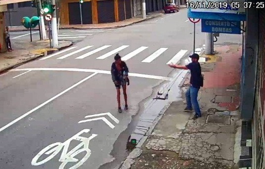 Moradora de rua é morta por homem após pedir R$ 1 em Niterói