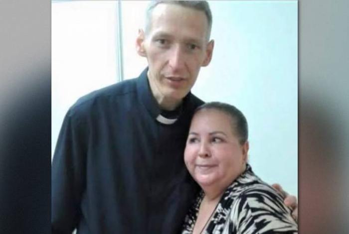 Padre Marcelo Rossi e Izaura Garcia (Foto: Reprodução internet)