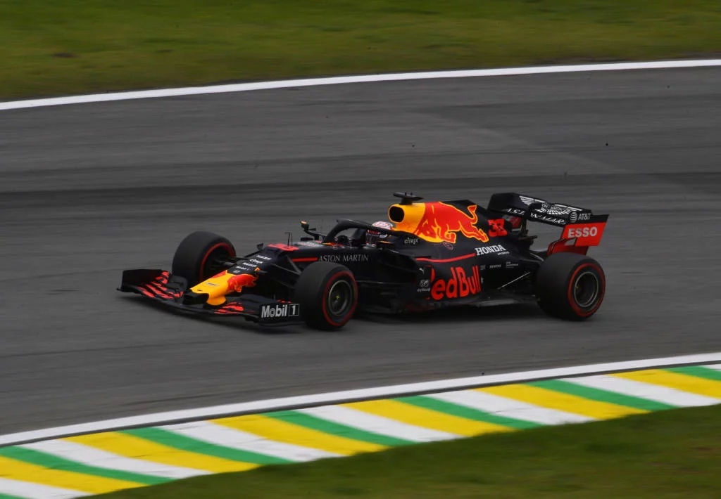 Max Verstappen comandou Q1, Q2 e Q3 e será o pole position no Grande Prêmio do Brasil, no circuito de Interlagos, neste domingo, ao fazer o tempo de 1min07s508.