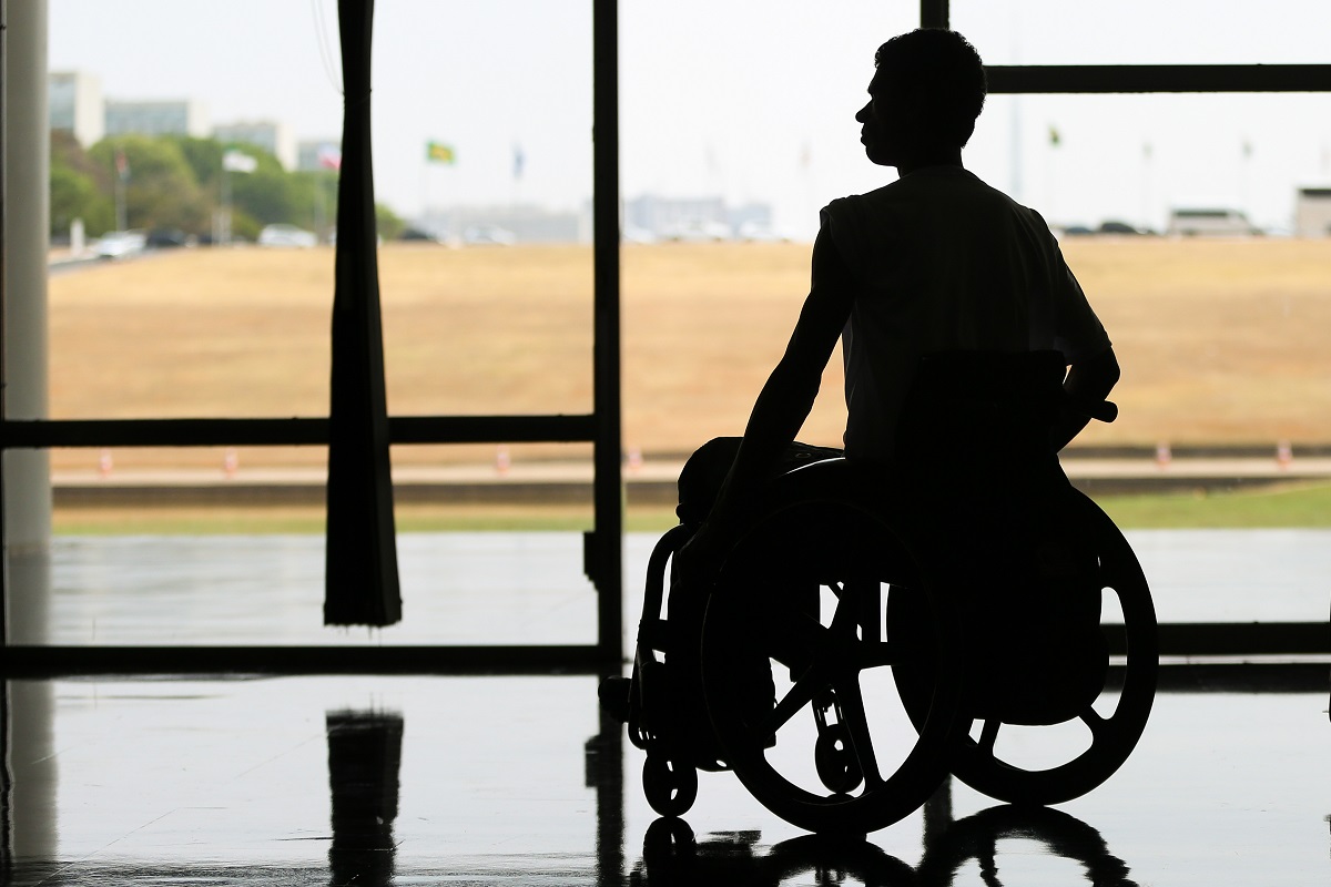 PL que flexibiliza direitos da pessoa com deficiência é criticado pela base de Bolsonaro em Goiás