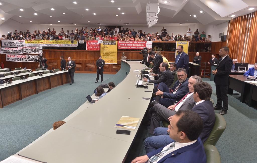 A Alego aprovou, neste sábado (21), a reforma da previdência estadual de Goiás. Matéria recebeu 26 votos favoráveis e 11 contra. Foto: Sérgio Rocha