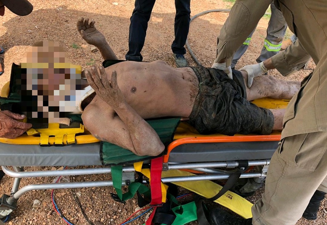 Bombeiros resgatam homem que caiu em cisterna em Aragoiânia