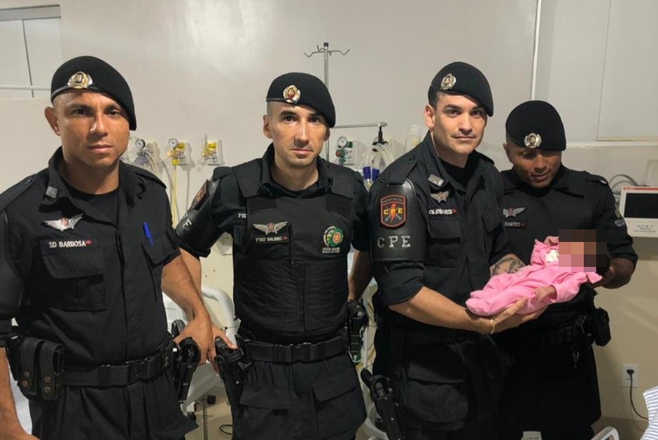 Recém-nascida engasgada é salva por policiais, em Mineiros