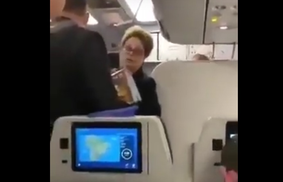 Dilma é chamada de bandida e outras ofensas em voo