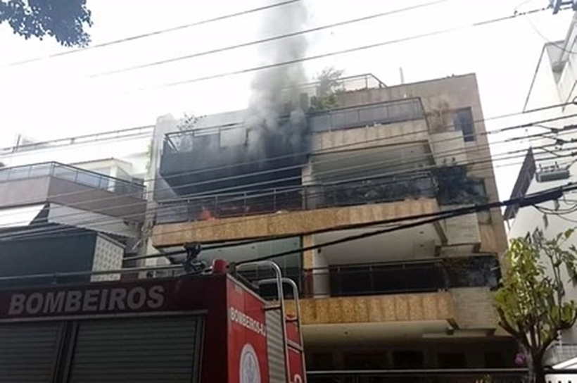 Idosa de 70 anos morre durante incêndio em apartamento, no Rio de Janeiro