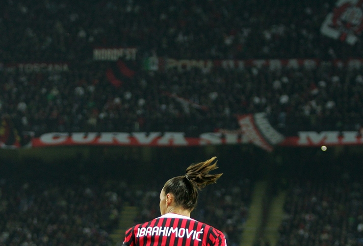 Aos 38 anos, atacante Ibrahimovic confirma retorno ao Milan