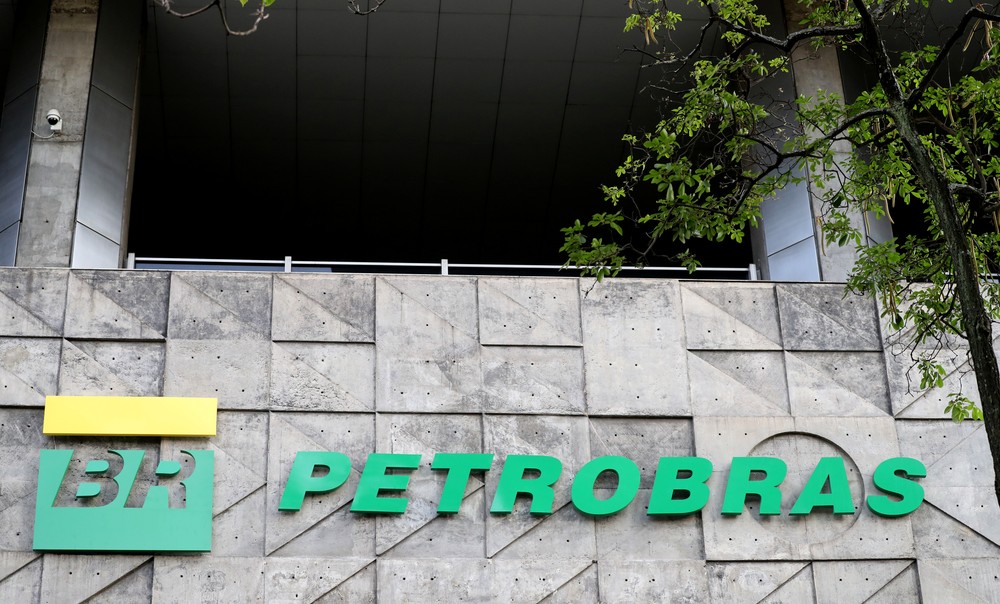 TST multa sindicatos da Petrobras em R$ 500 mil por greve